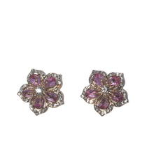 Load image into Gallery viewer, FLOWER STUD EARRINGS
